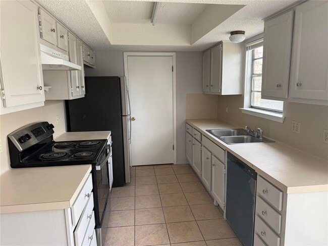 Photo - 1402 Barbergale St