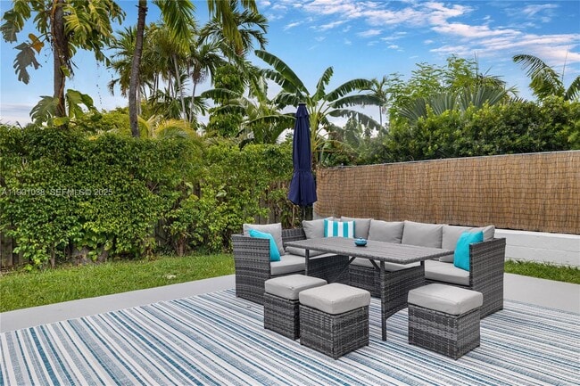 Building Photo - 8926 Abbott Ave Unit 0