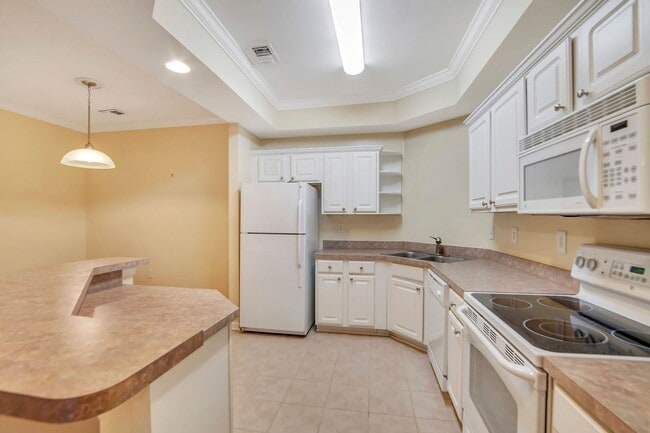 Photo - HOLIDAY CHEER - 50% Off 1st Month's Rent