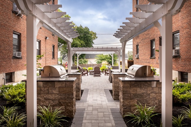 Photo - Montclair Gardens