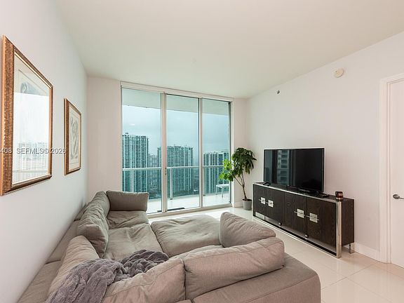 Photo - 55 SE 6th St Unit 106