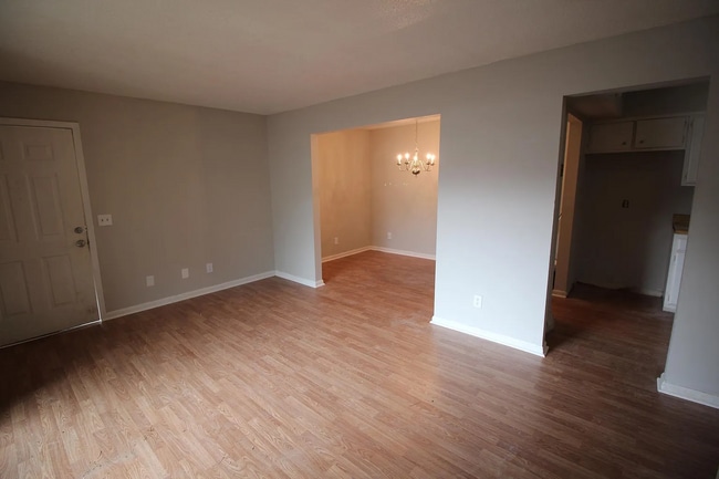 Photo - 107 Thornwell Ct