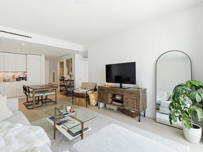 Building Photo - 144 1st St Unit 5H