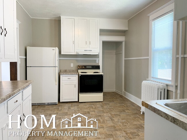 Photo - 330 Center St