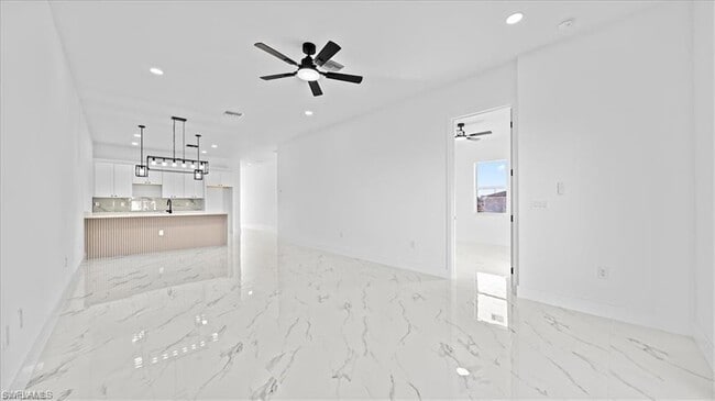 Photo - 1009 NE 15th Ln Unidad 1009 / 1011