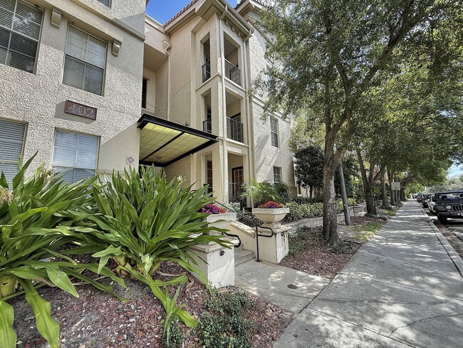 Building Photo - 402 S Armenia Ave Unit 134