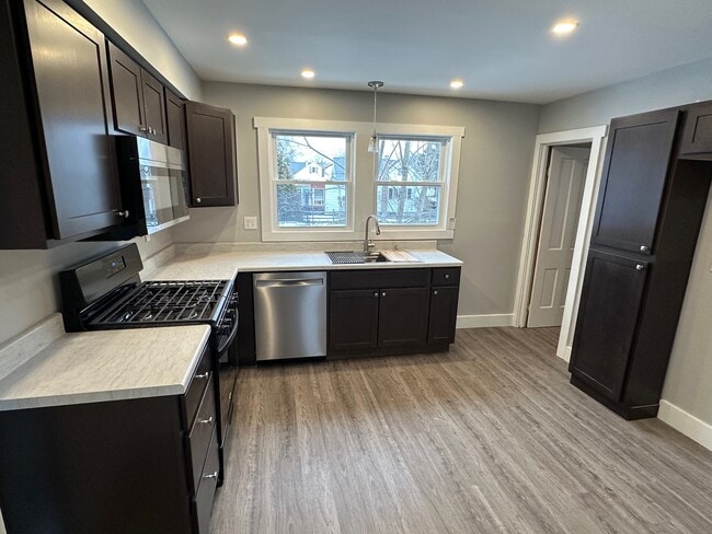 Photo - 115 Carpenter St