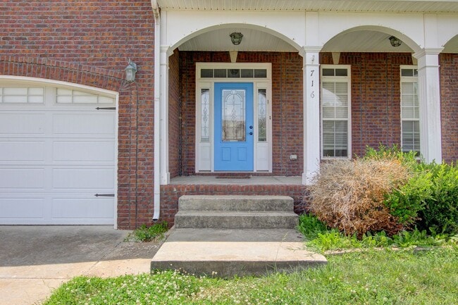 716 Cavalier Dr