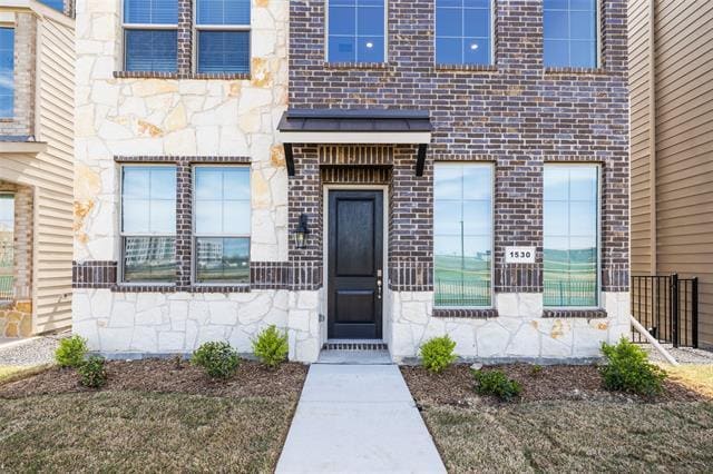 1530 Lake District Dr