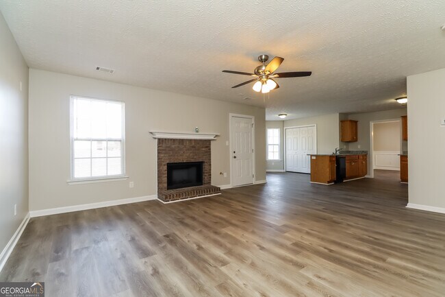 Photo - 400 Trinity Tr House