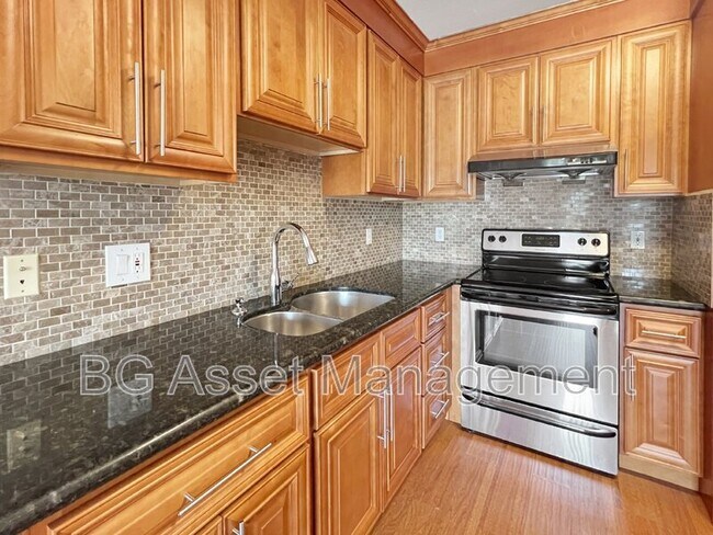 Photo - 1459 MacArthur Blvd Unit 25