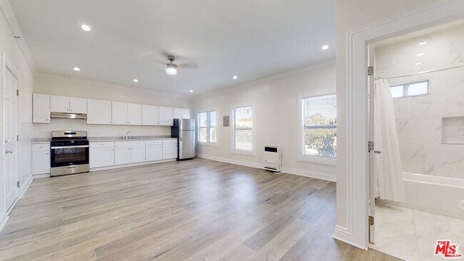 Building Photo - 1117 S Westlake Ave Unit 210 Rental