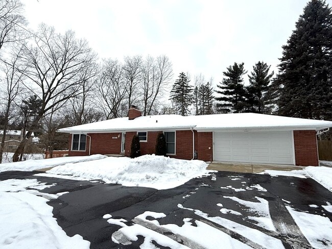 Photo - Move-In Ready 2 bedroom, 1.5 bathroom Home in Livonia