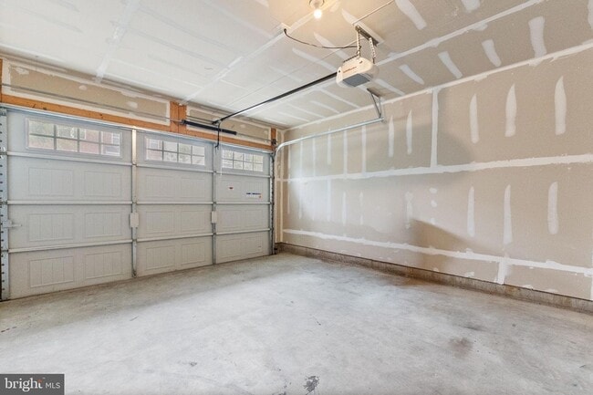 302 Black Sky Ln