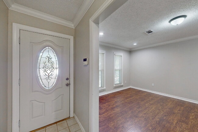 Photo - 1407 Skrivanek Ct