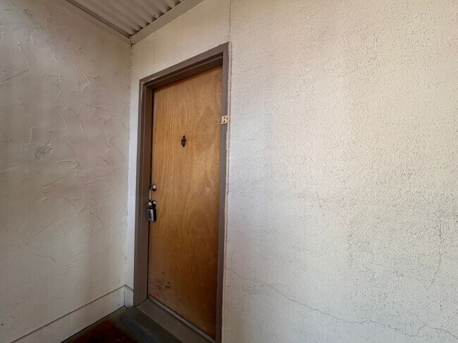 Photo - $0 DEPOSIT OPTION, CHARMING 1-BEDROOM CONDO IN FORT LOGAN WITH MODERN UPGRADES Unidad B