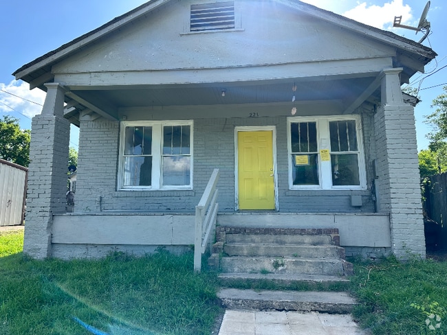Building Photo - 221 Linden Ave Rental