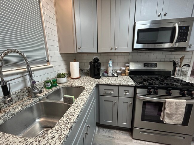 Photo - 911 Sherman Ln