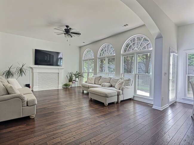 Photo - 1743 Wilkenson Ct NE