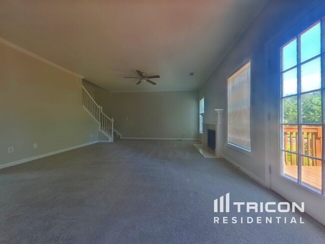 Photo - 824 Tibwin Pl SE