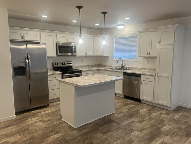 Photo - 5912 36th St S