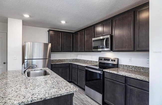 Photo - 1635 Wynford Cir