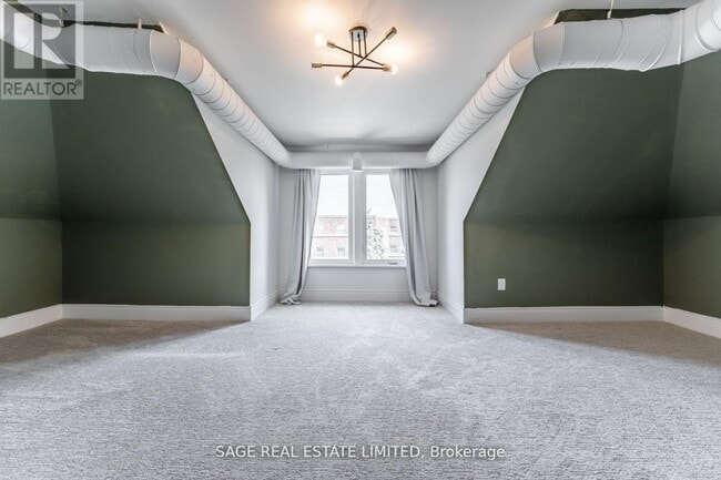 Photo - 459 Aberdeen Ave