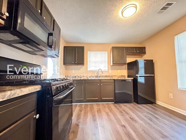 Photo - 6607 Ivy Log Dr SW