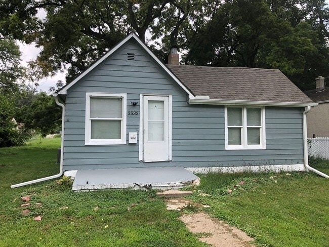 Building Photo - 2BR Renovated House