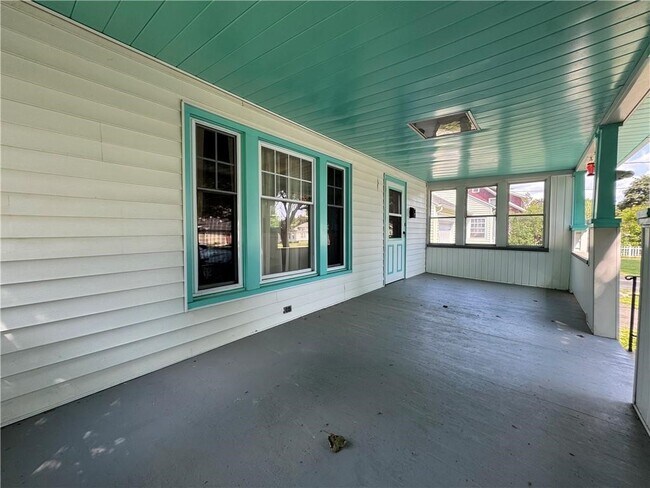 129 Oakwood Ave