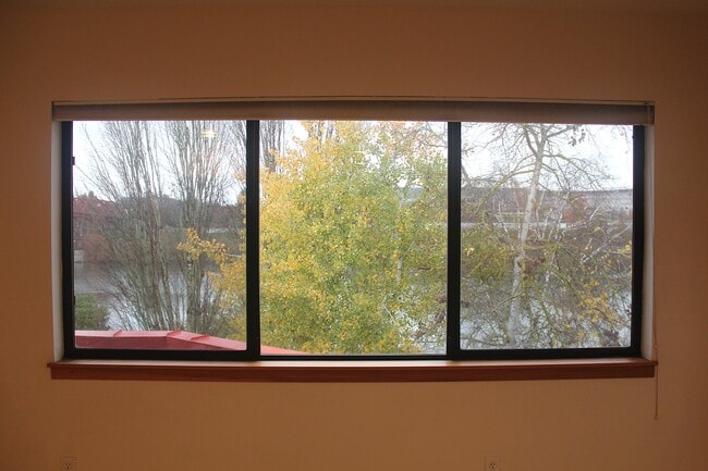 Photo - 920 NW Naito Pky