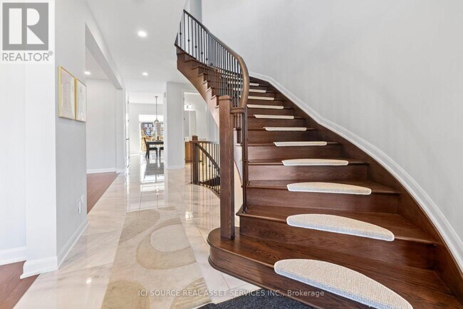 Photo - 733 Coast Cir