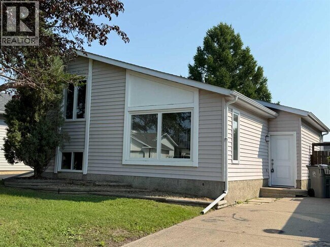 Photo - 2725-257B 57b Ave