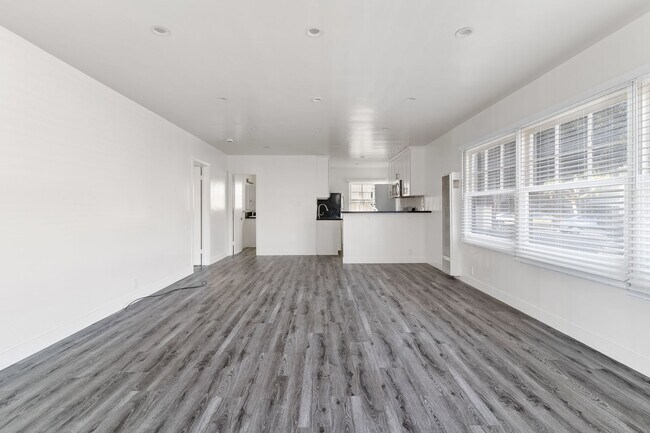 241 Bonito Ave Unit 01