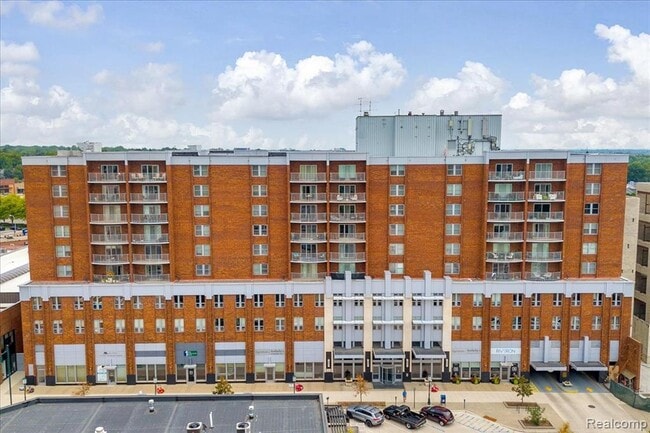 Building Photo - 411 S Old Woodward Ave Unit 527