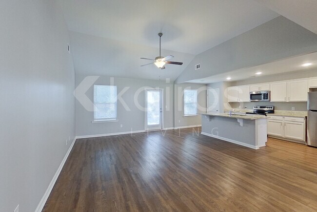 Photo - 203 Western Red Cedar Dr