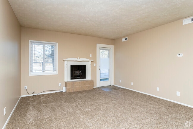 1BR, 1BA - 634SF