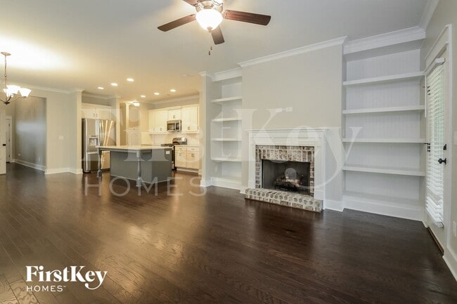 1441 Valley Trace