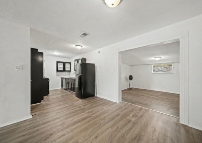 Building Photo - 5610 Arthington Ave