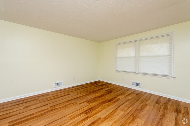 3BR, 1.5BA – 1,300SF - Living Room