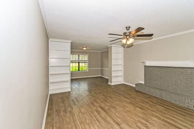 Photo - 1053 Dove Hollow Dr