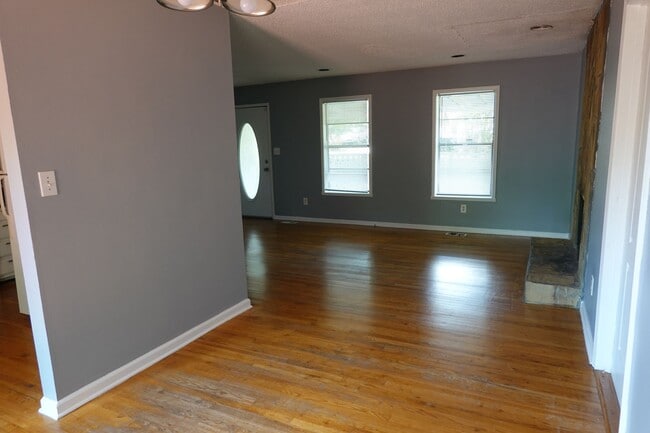 Photo - 451 Camden Cir