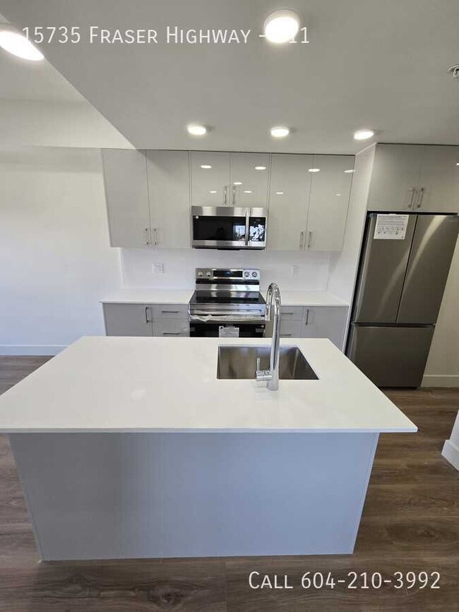 Building Photo - Brand New Condo Unit 411