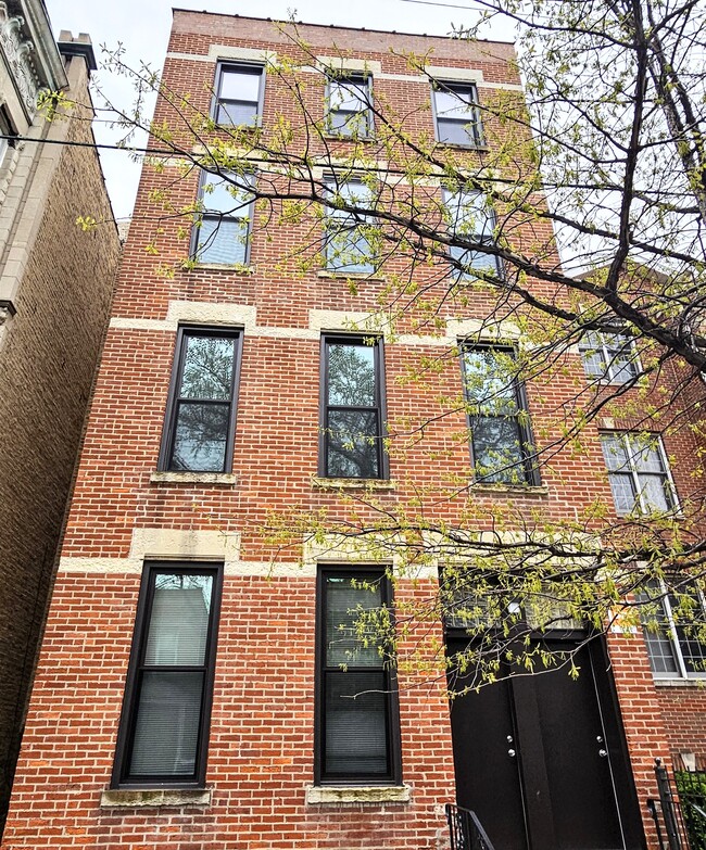 Photo - 1415 W Erie St Condo Unit 1R