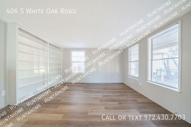 Photo - 406 S White Oak Rd