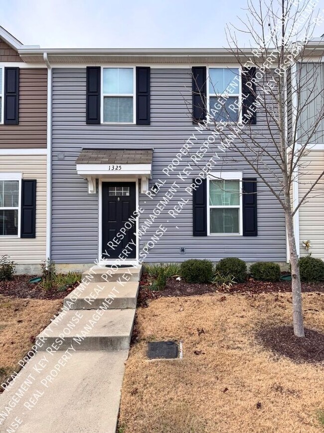 Lovely 3 bedroom 2.5 bath townhome close t... - Lovely 3 bedroom 2.5 bath townhome close t...