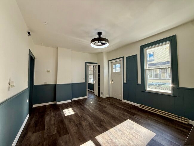 Photo - 22 Hawthorne Ave