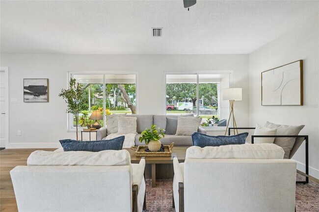 Photo - 311 Shore Dr E