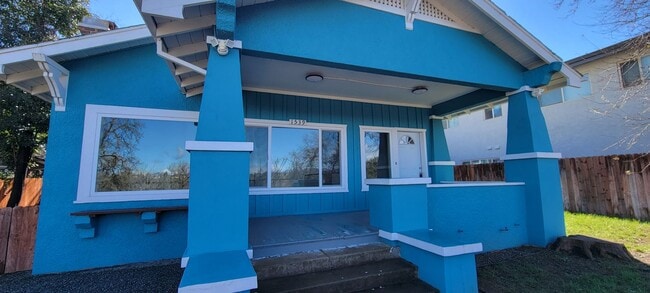 Photo - Enjoy The River Breeze On The Front Porch