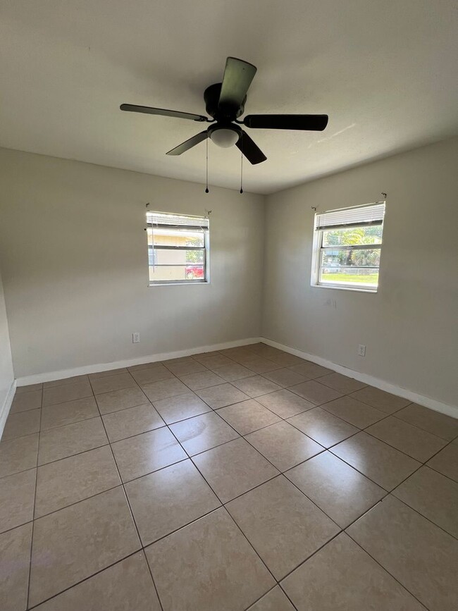 Photo - 2/1 Duplex